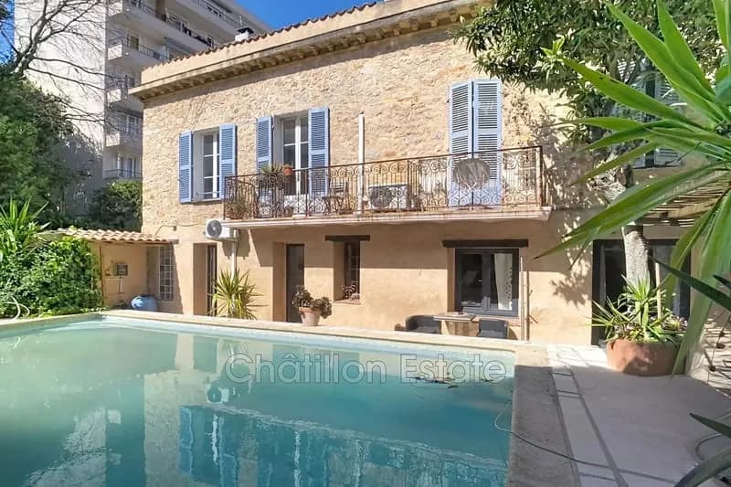 Ensemble immobilier 17 pièces 398 m² - Photo 1