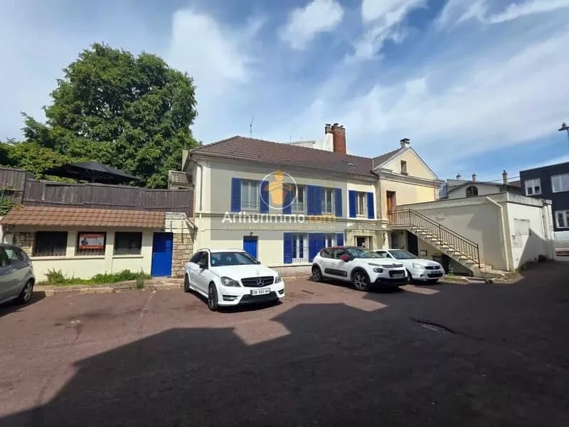 Immeuble 10 pièces 200 m² - Photo 1