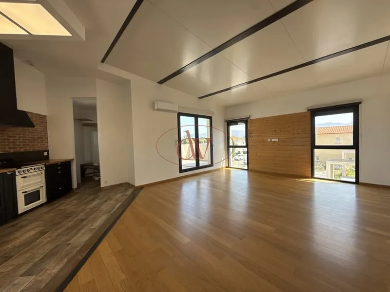 Immeuble avec local commercial loué et superbe duplex a l'étage- BAGES - Photo 1