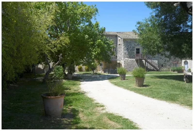 Immeuble 21 pièces 570 m² - Photo 1