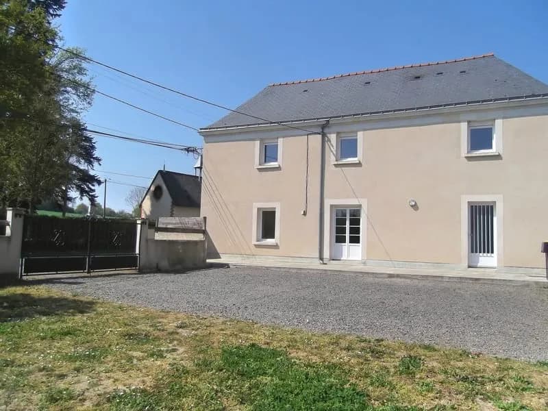Ensemble immobilier à La Cornuaille - Photo 1