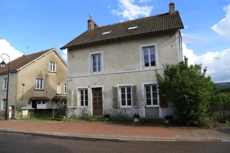 Petit immeuble rénové à vendre en centre bourg - Photo 1