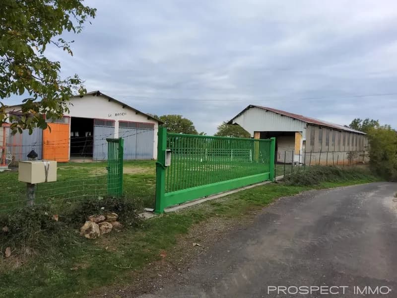 Ensemble immobilier de 1069 m² - Photo 1
