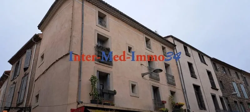 Agde centre Ville Immeuble de rapport composé de 3 appartements - Photo 1