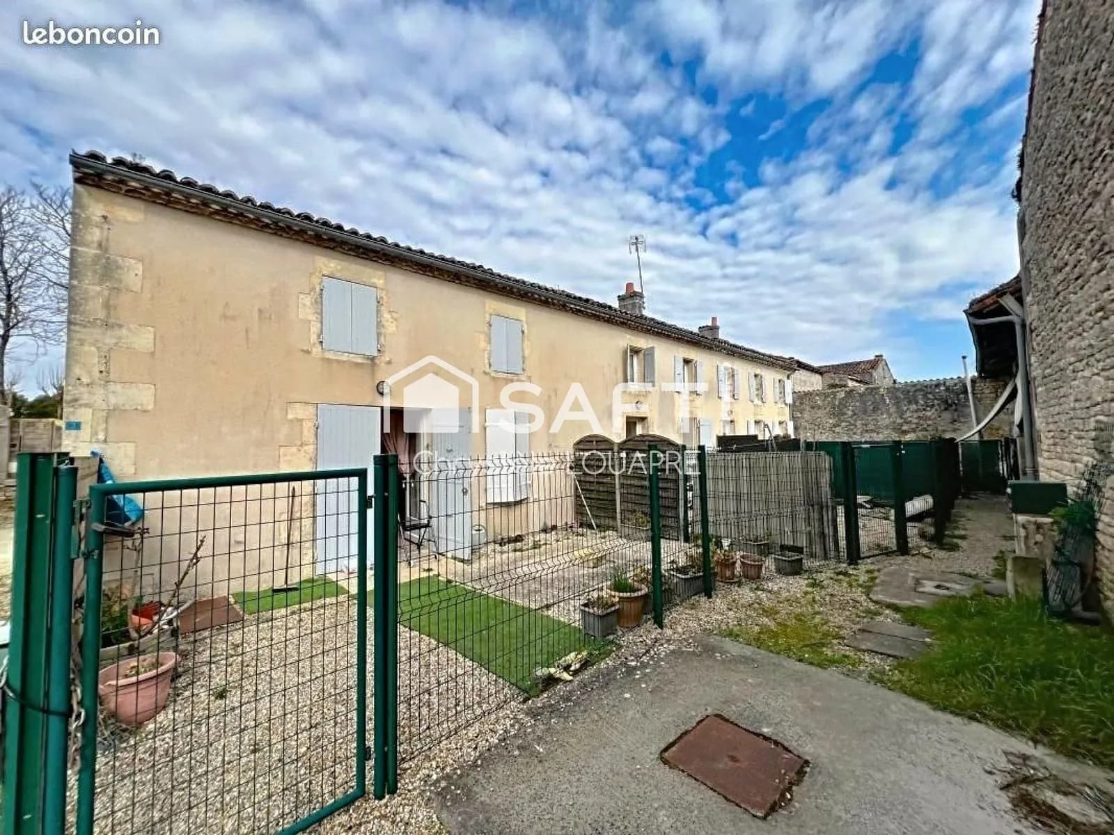 Maison divisée en 4 logements locatifs - Photo 1