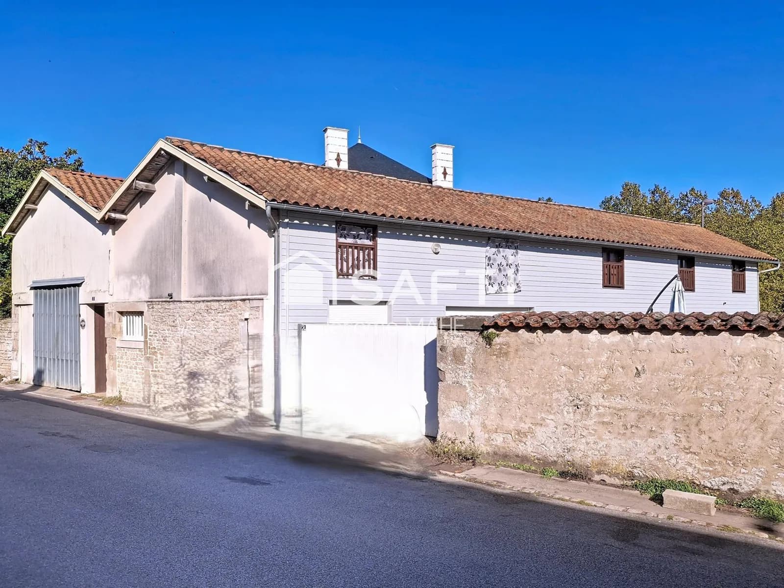 ENSEMBLE IMMOBILIER - CELLES-SUR-BELLE (79) - Photo 1