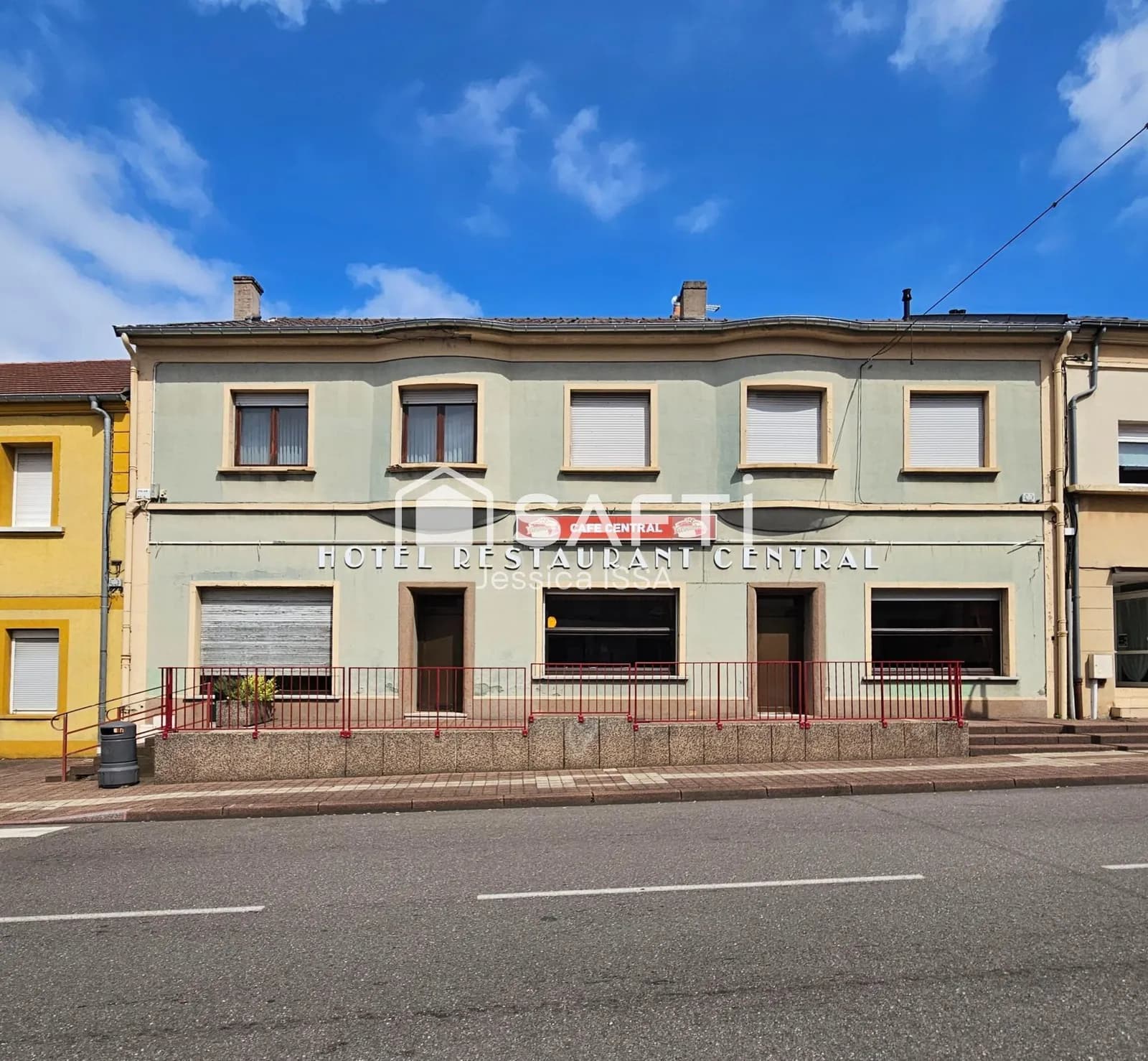 Immeuble "Café avec LICENCE IV et 5 appartements " - Photo 1