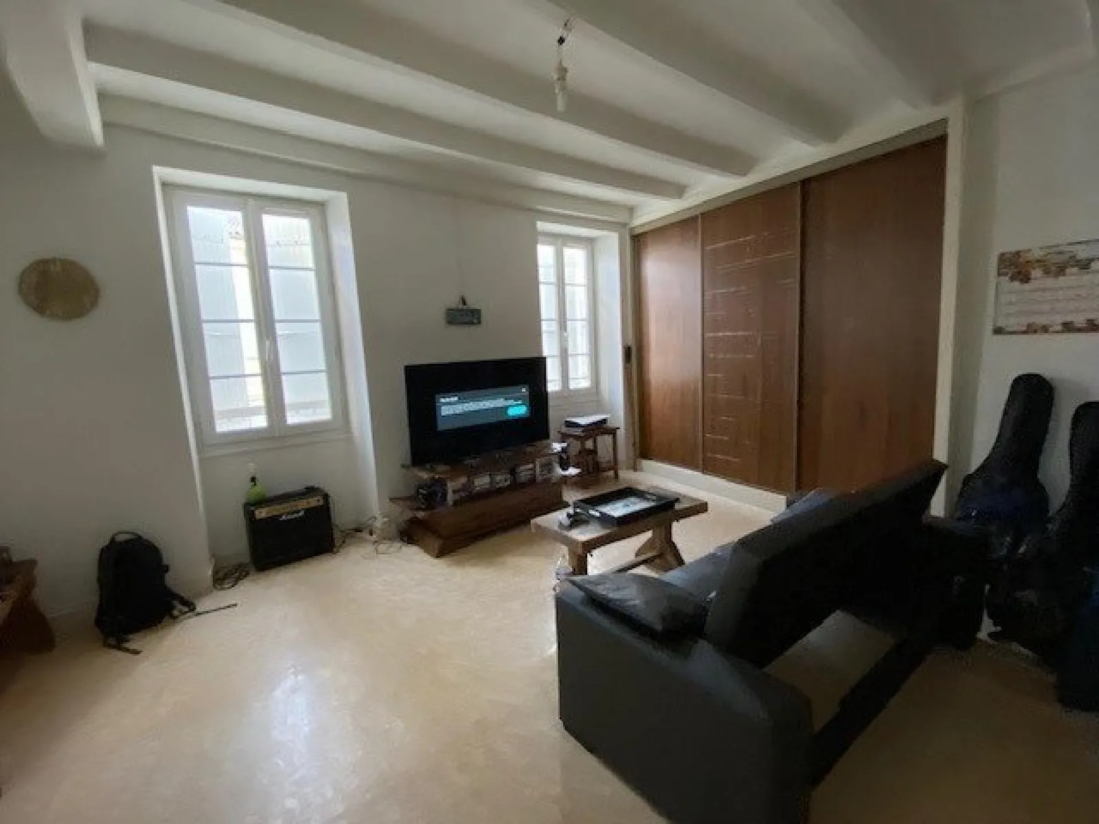 Immeuble au coeur de Brizambourg, à refaire vivre - Photo 1