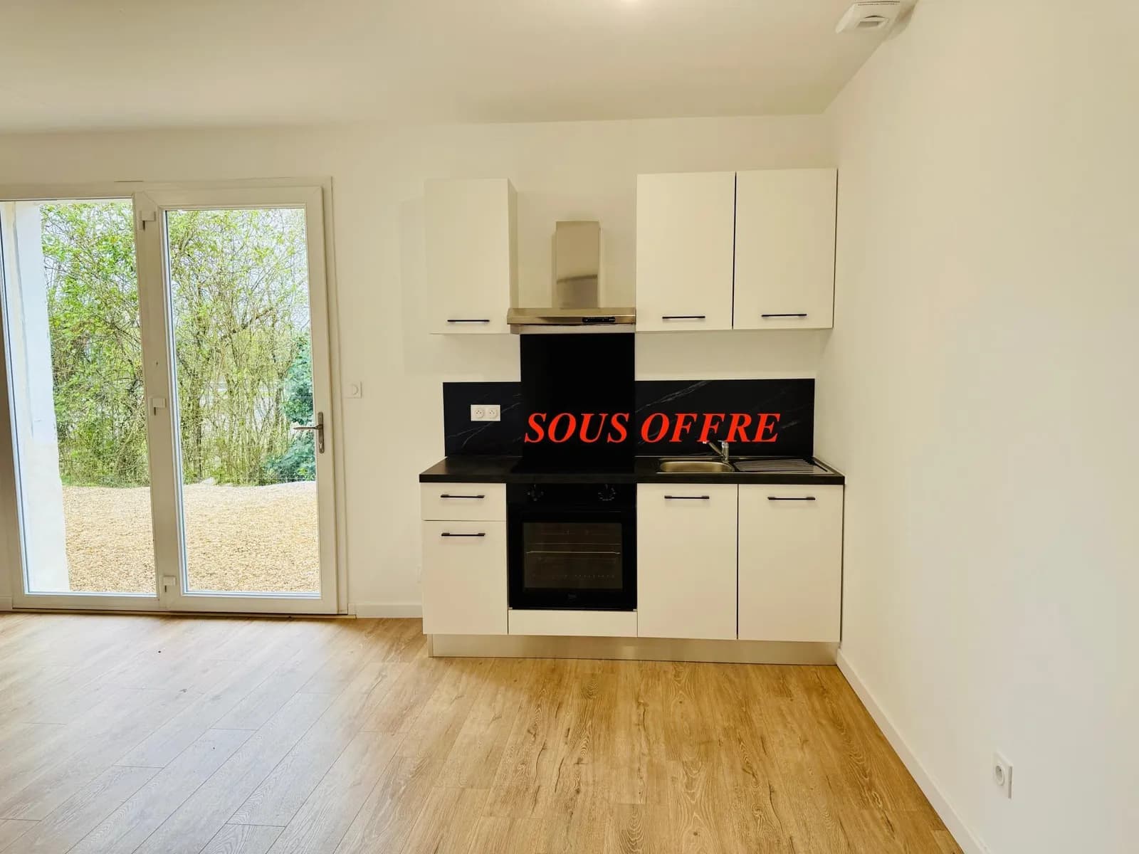 IDÉAL INVESTISSEUR: MAISON + 2 LOCAUX COMMERCIAUX LOUÉS - Photo 1