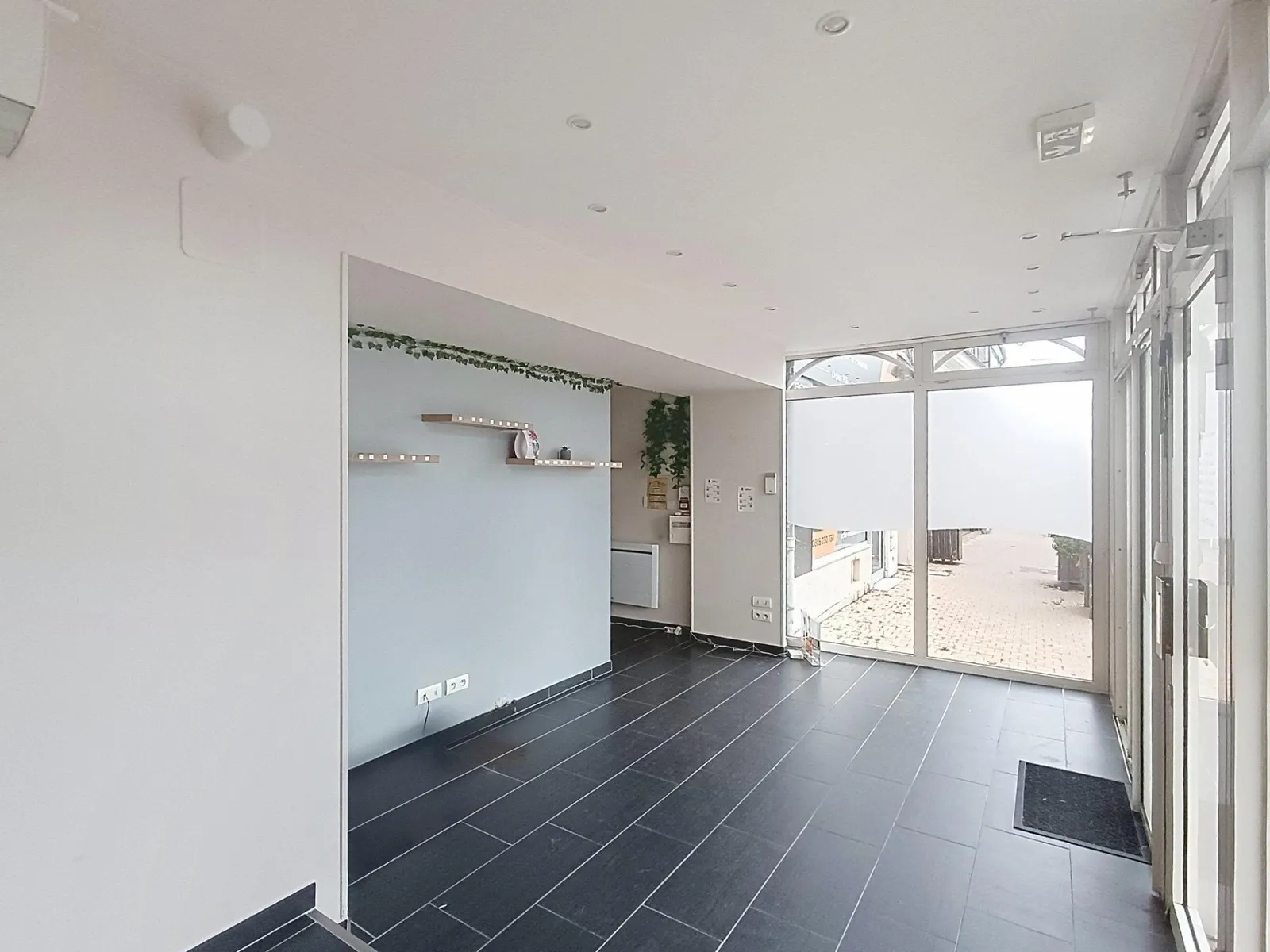 IMMEUBLE AVEC LOCAL ET APPARTEMENT - Photo 1