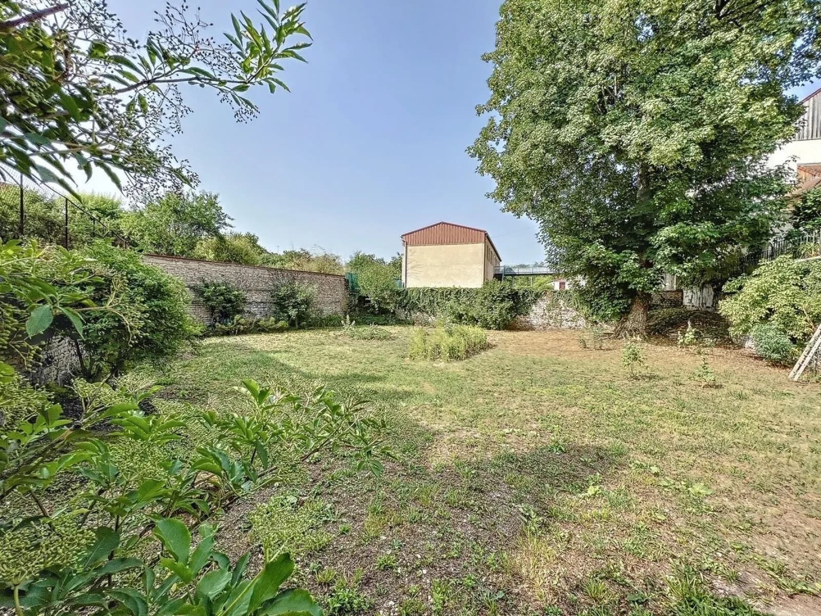 Propriété de caractère à fort potentiel - Photo 1