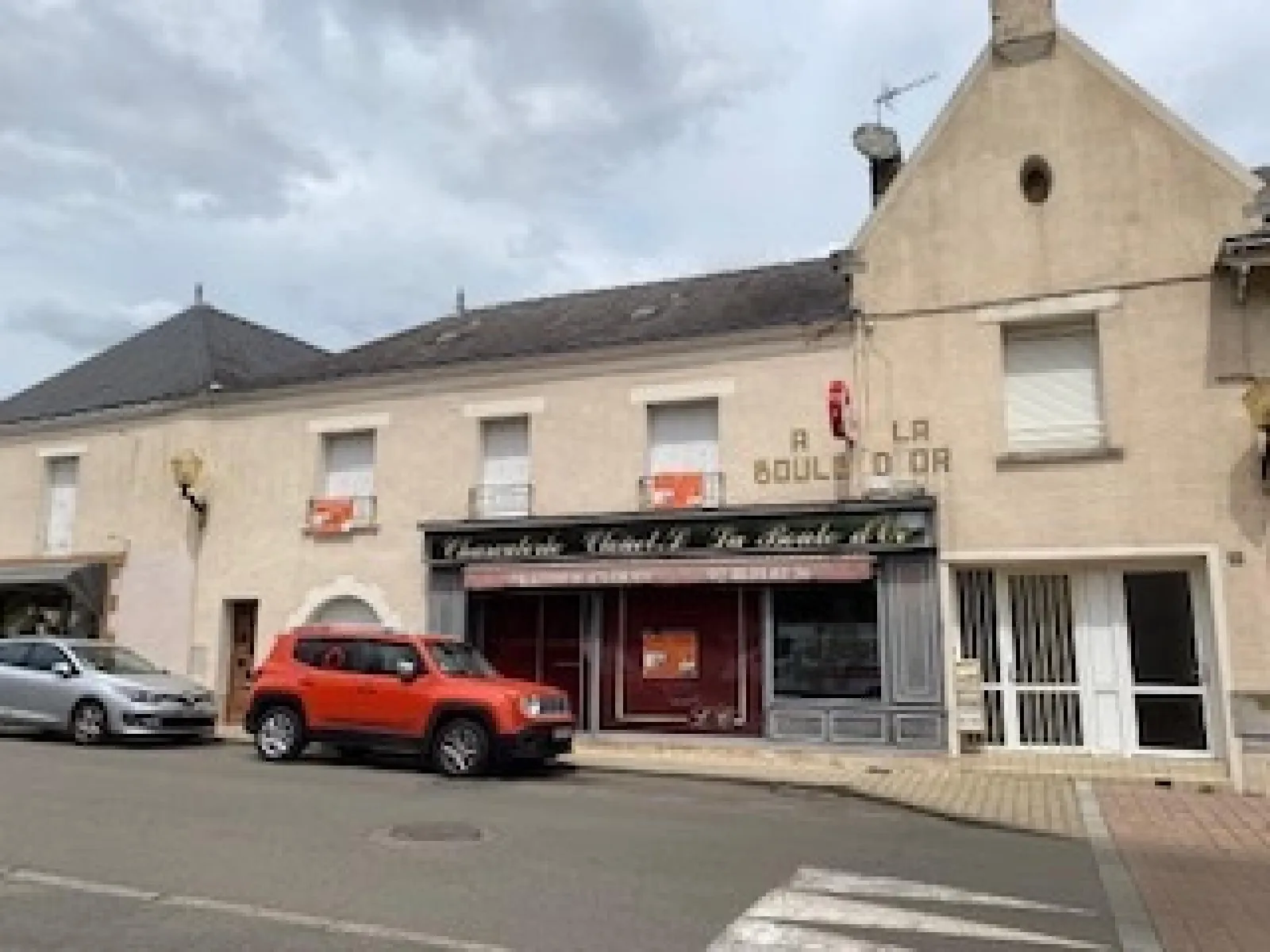 IMMEUBLE sur parcelle de 2000 m2 - Photo 1