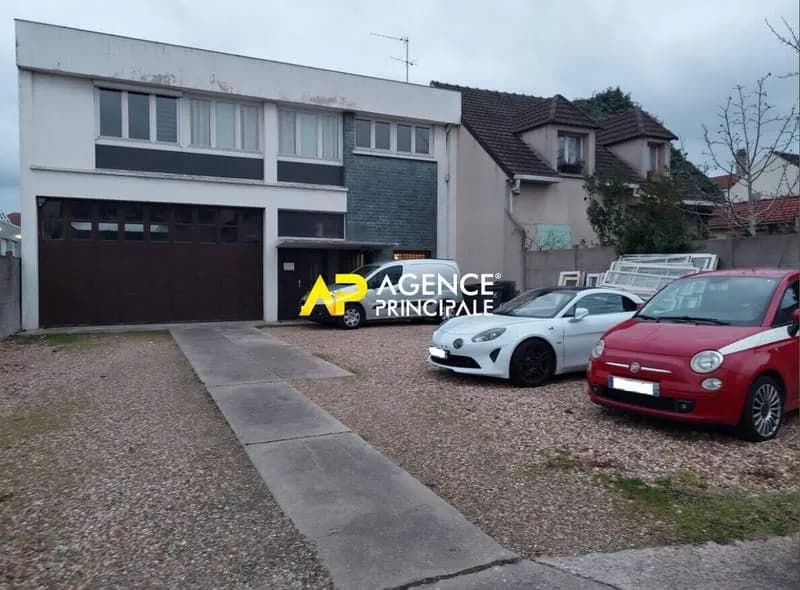Immeuble 550 m² - Photo 1