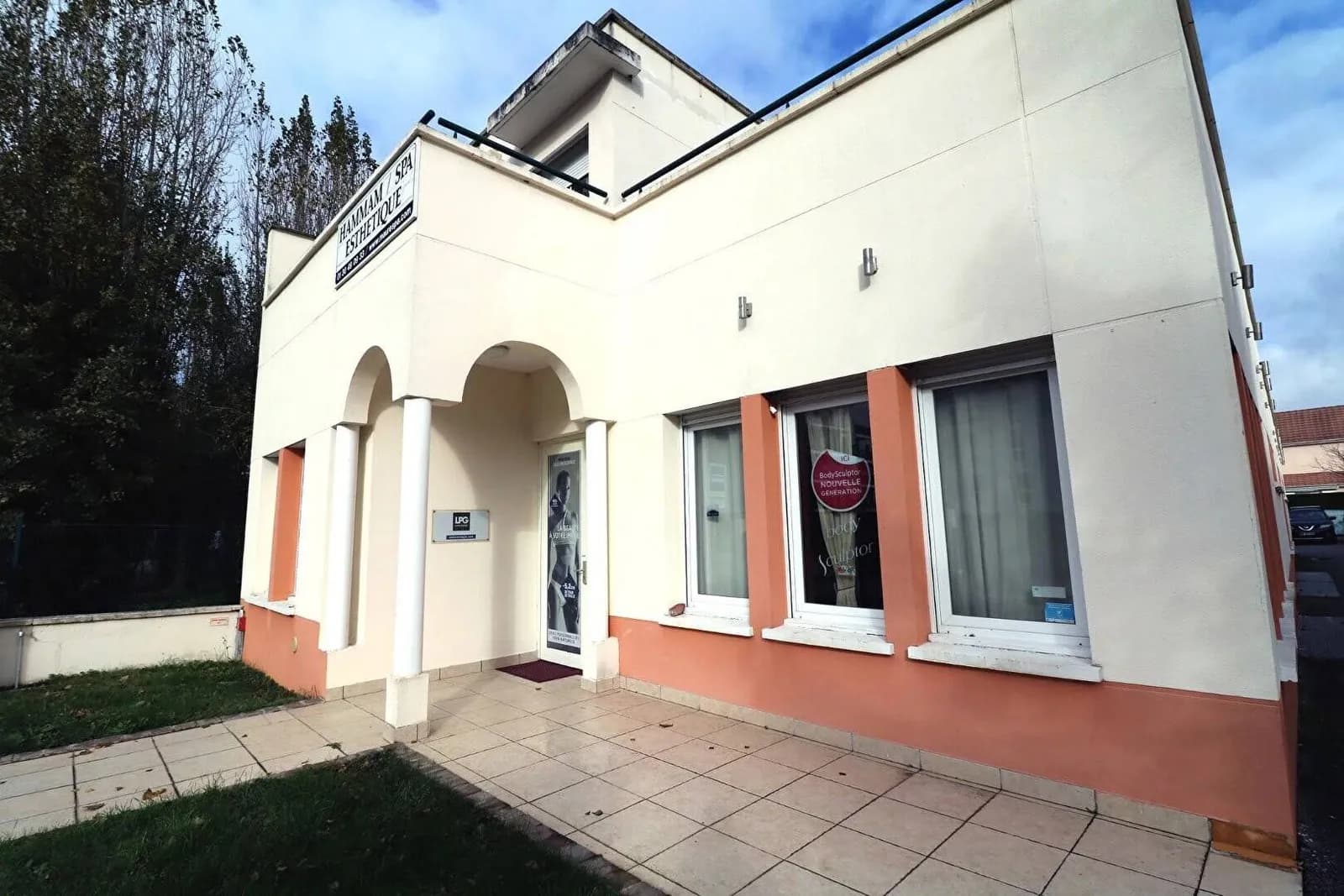 Immeuble 735 m² - Photo 1
