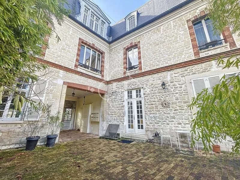 Immeuble 385 m² - Photo 1