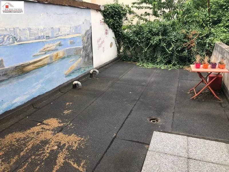 Immeuble 155 m² - Photo 1
