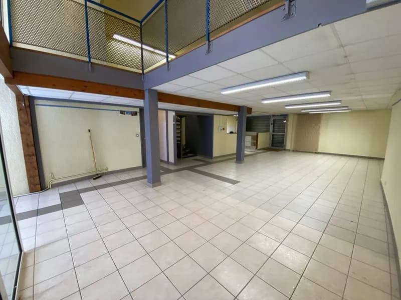 Immeuble 165 m² - Photo 1