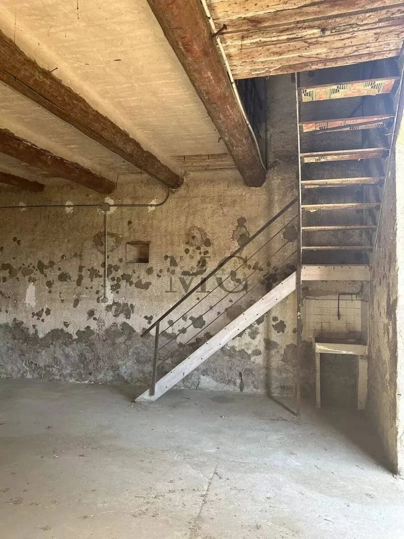 Immeuble 200 m² - Photo 1