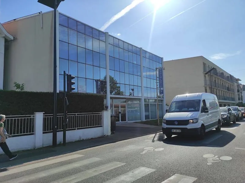 Immeuble 800 m² - Photo 1