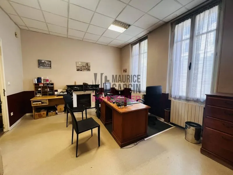 Immeuble 198 m² - Photo 1