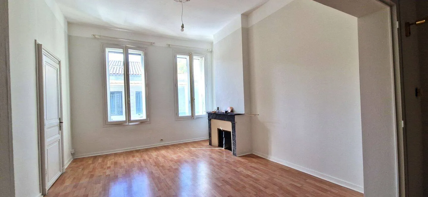 Immeuble 155 m² - Photo 1