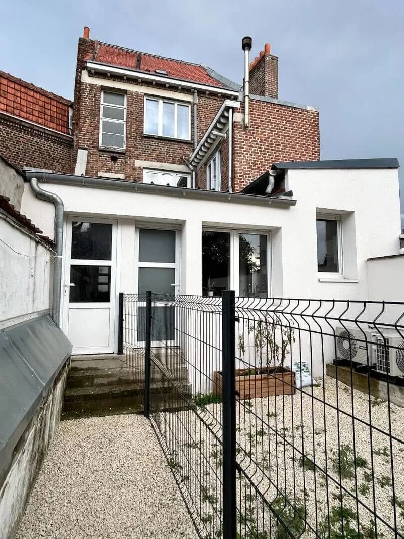 Immeuble 200 m² - Photo 1