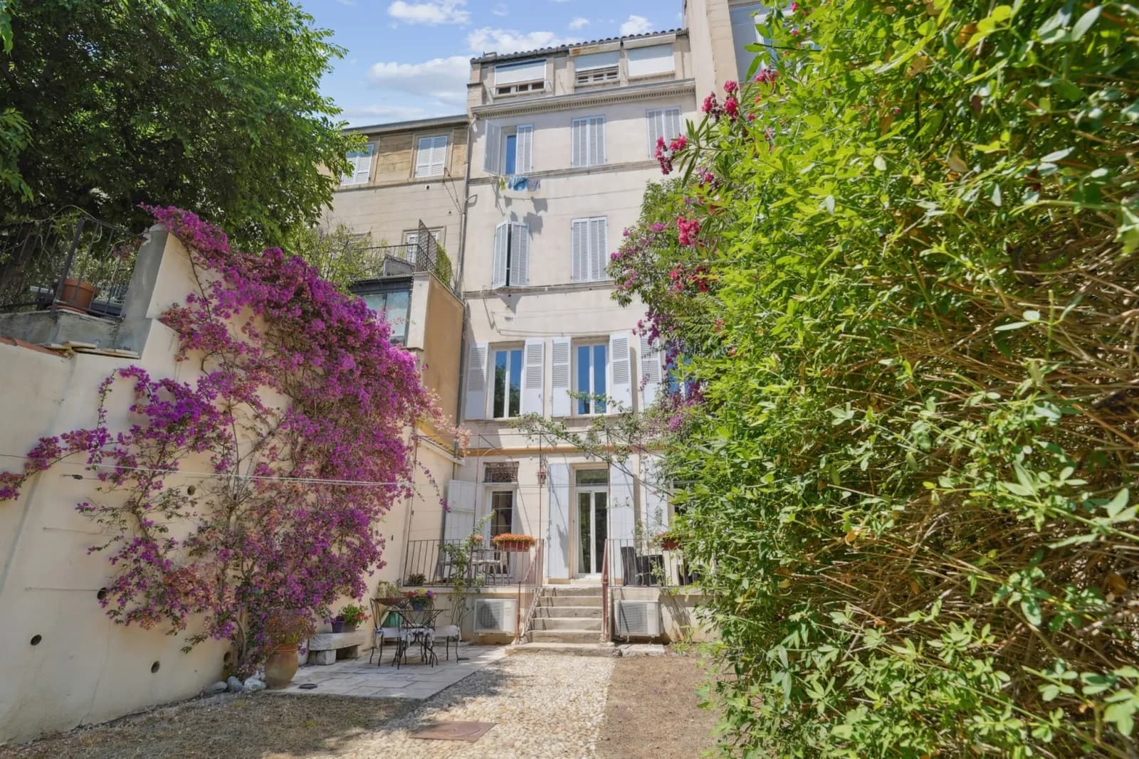 Immeuble 340 m² - Photo 1