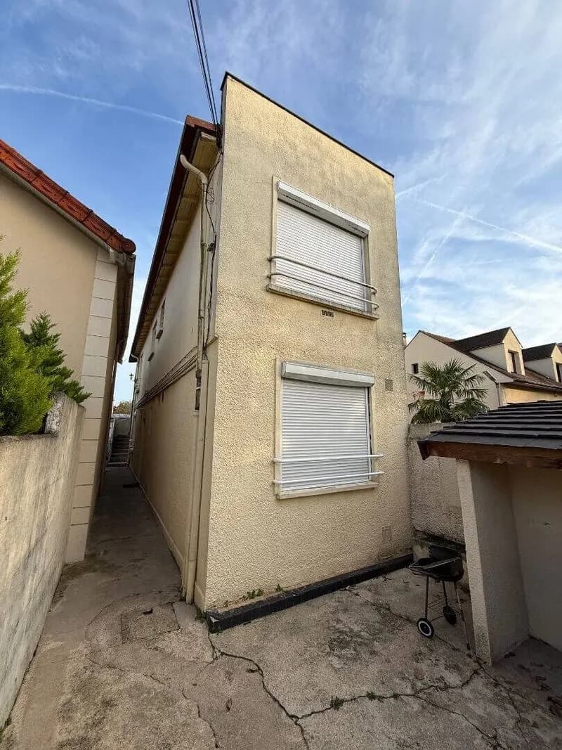 Immeuble 80 m² - Photo 1