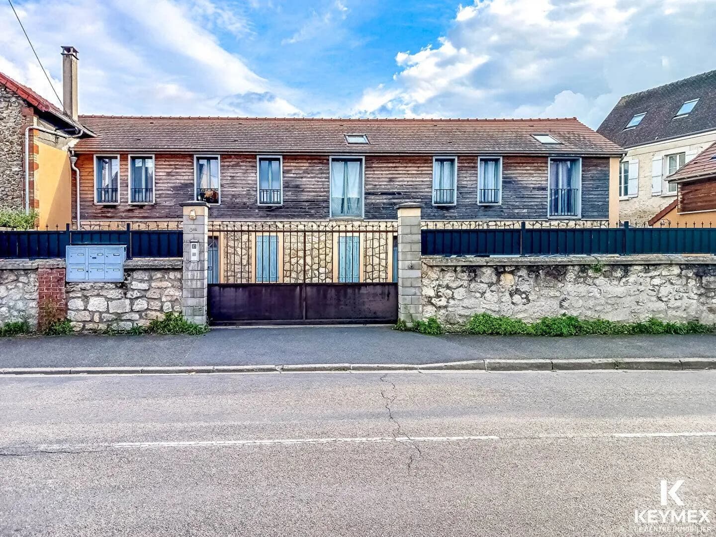 Immeuble 249 m² - Photo 1