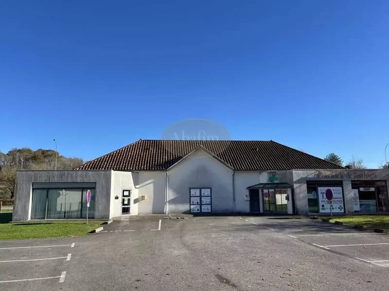 Immeuble 300 m² - Photo 1