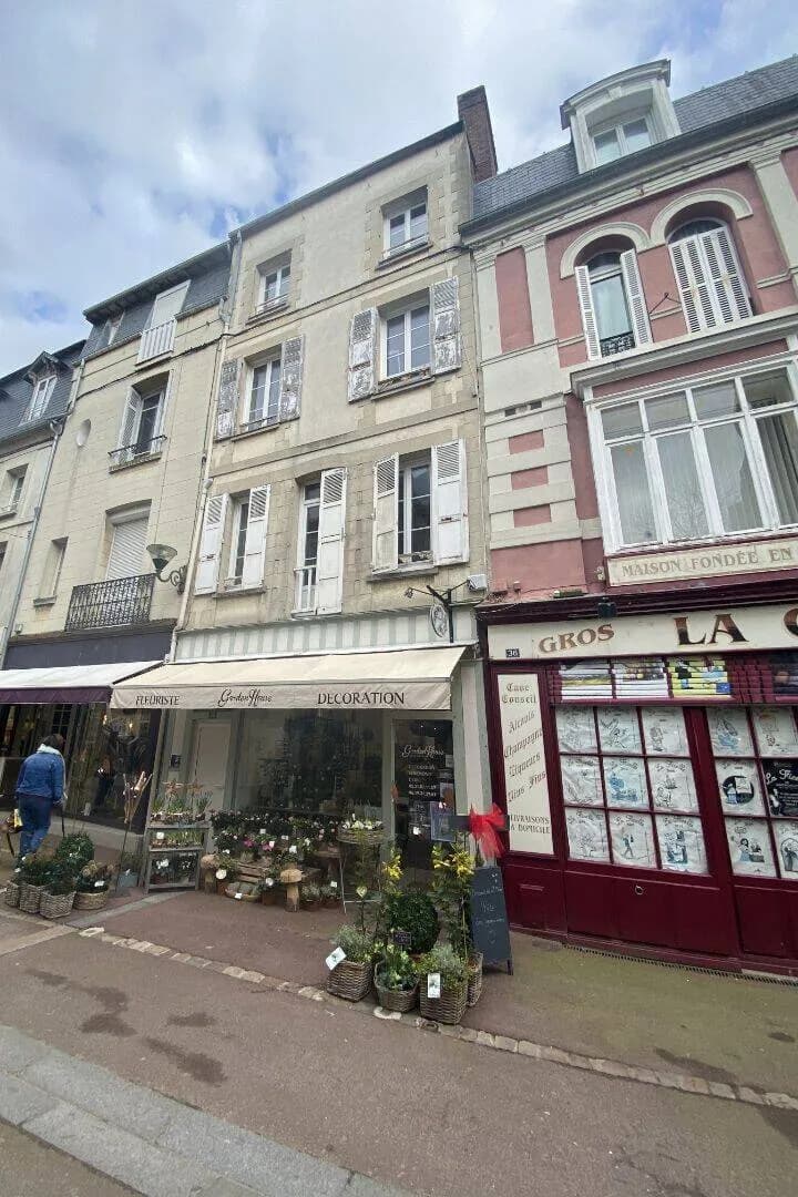 Immeuble 170 m² - Photo 1