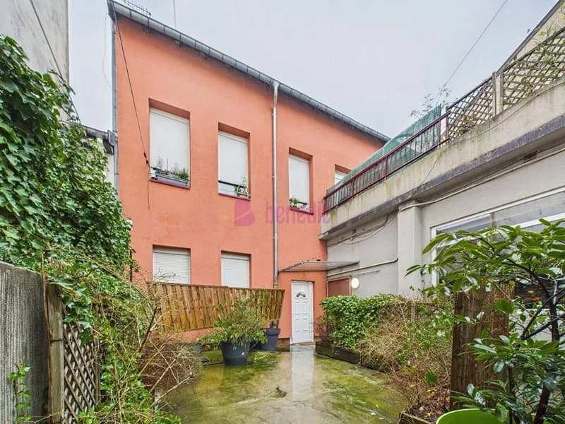 Immeuble 256 m² - Photo 1