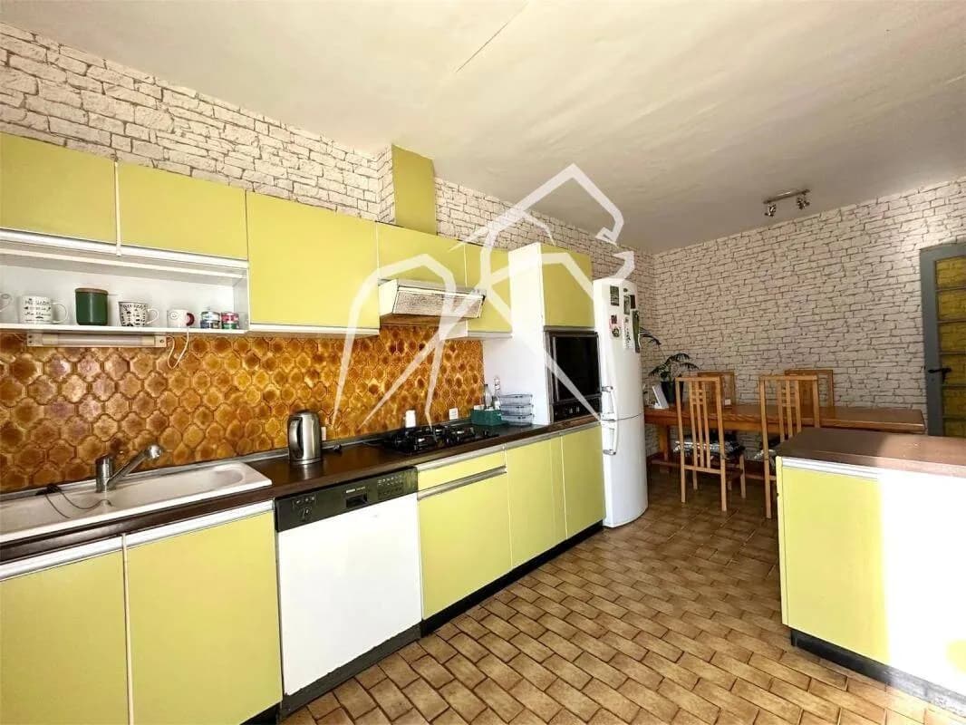 Immeuble 214 m² - Photo 1