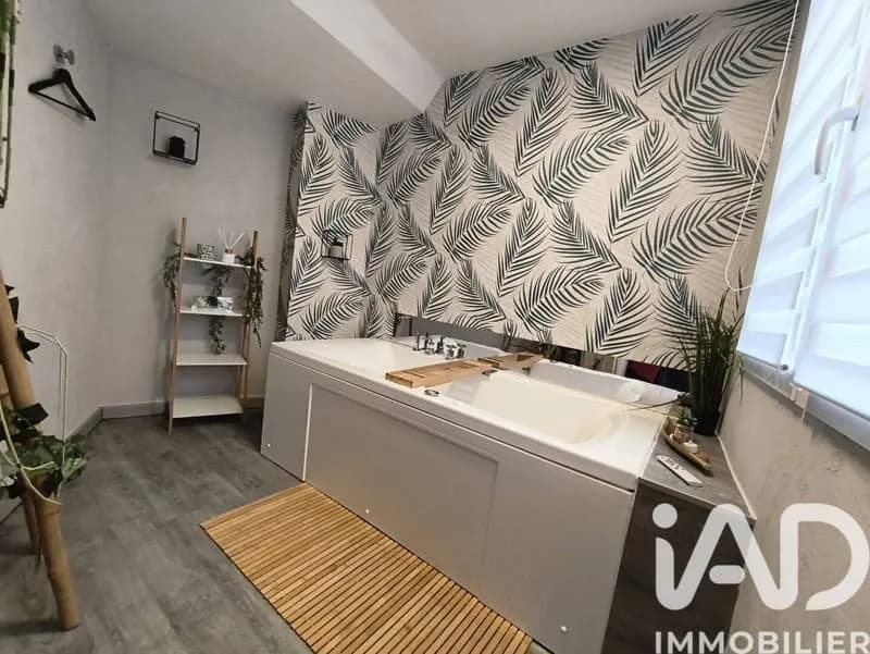 Immeuble 200 m² - Photo 1