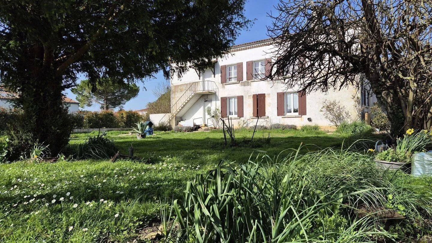 Immeuble 208 m² - Photo 1