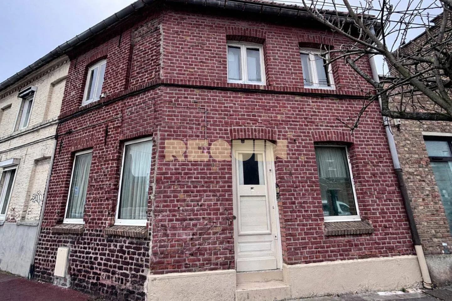 Immeuble 69 m² - Photo 1