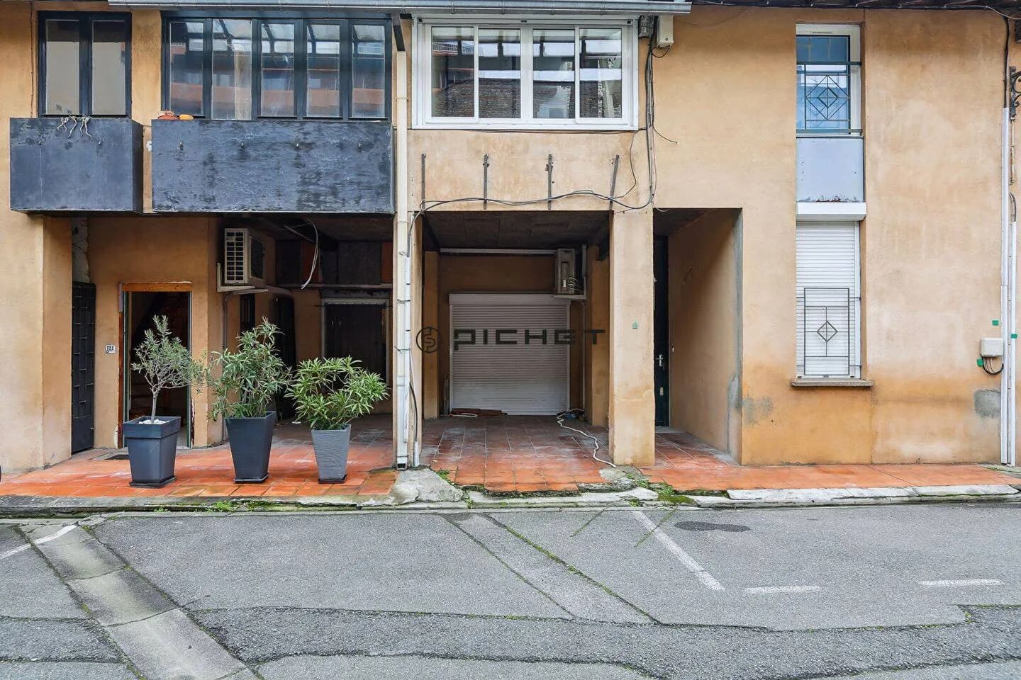 Immeuble 97 m² - Photo 1
