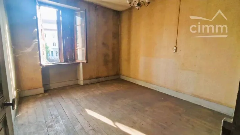 Immeuble 105 m² - Photo 1