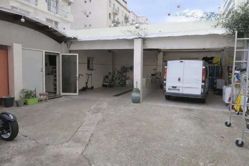 Immeuble - Photo 1