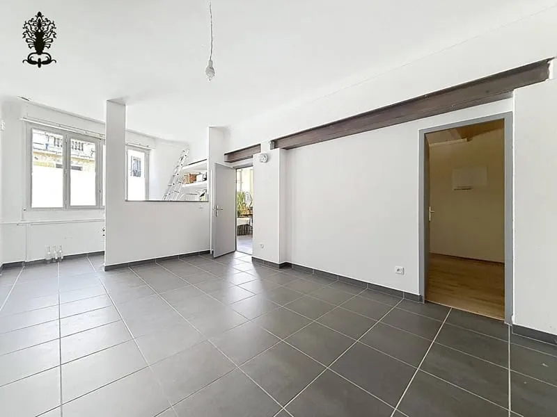 Immeuble 160 m² - Photo 1