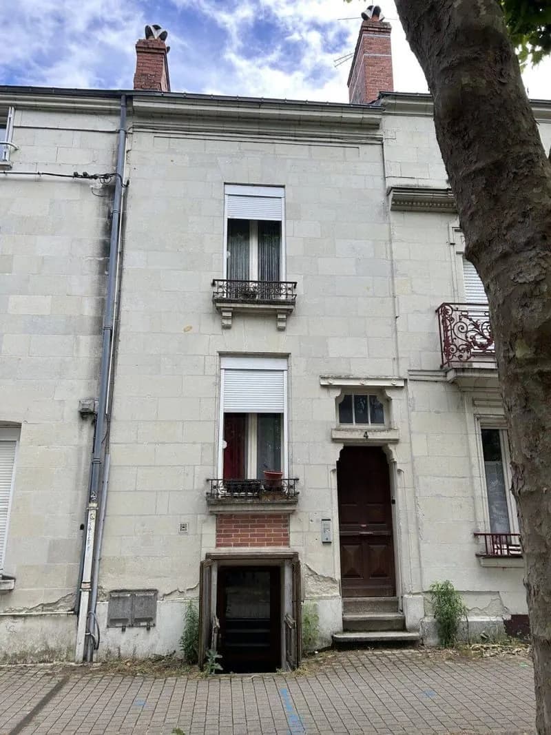 Immeuble 105 m² - Photo 1