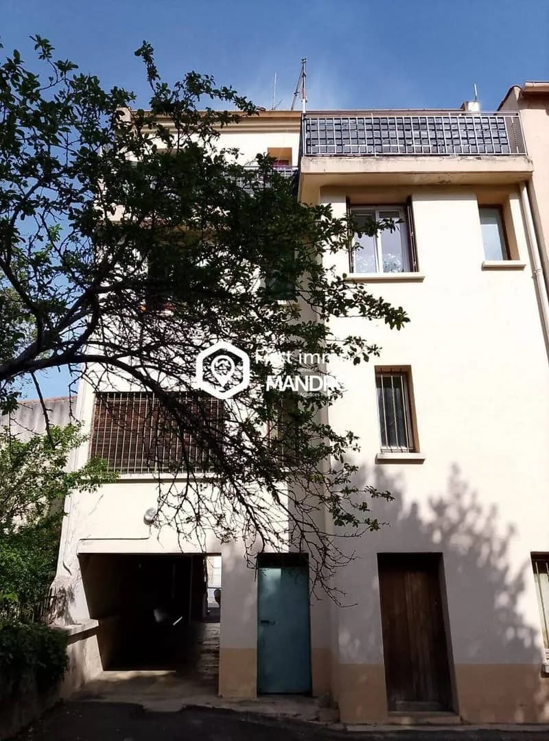 Immeuble 200 m² - Photo 1