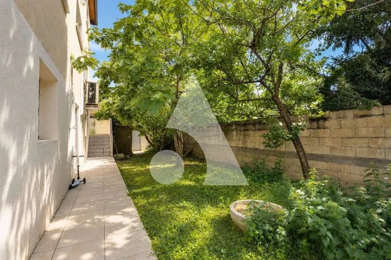 Immeuble 420 m² - Photo 1