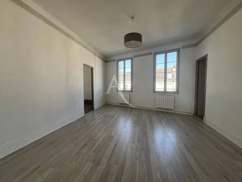 Immeuble 217 m² - Photo 1