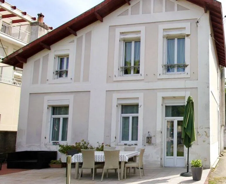 Immeuble 140 m² - Photo 1