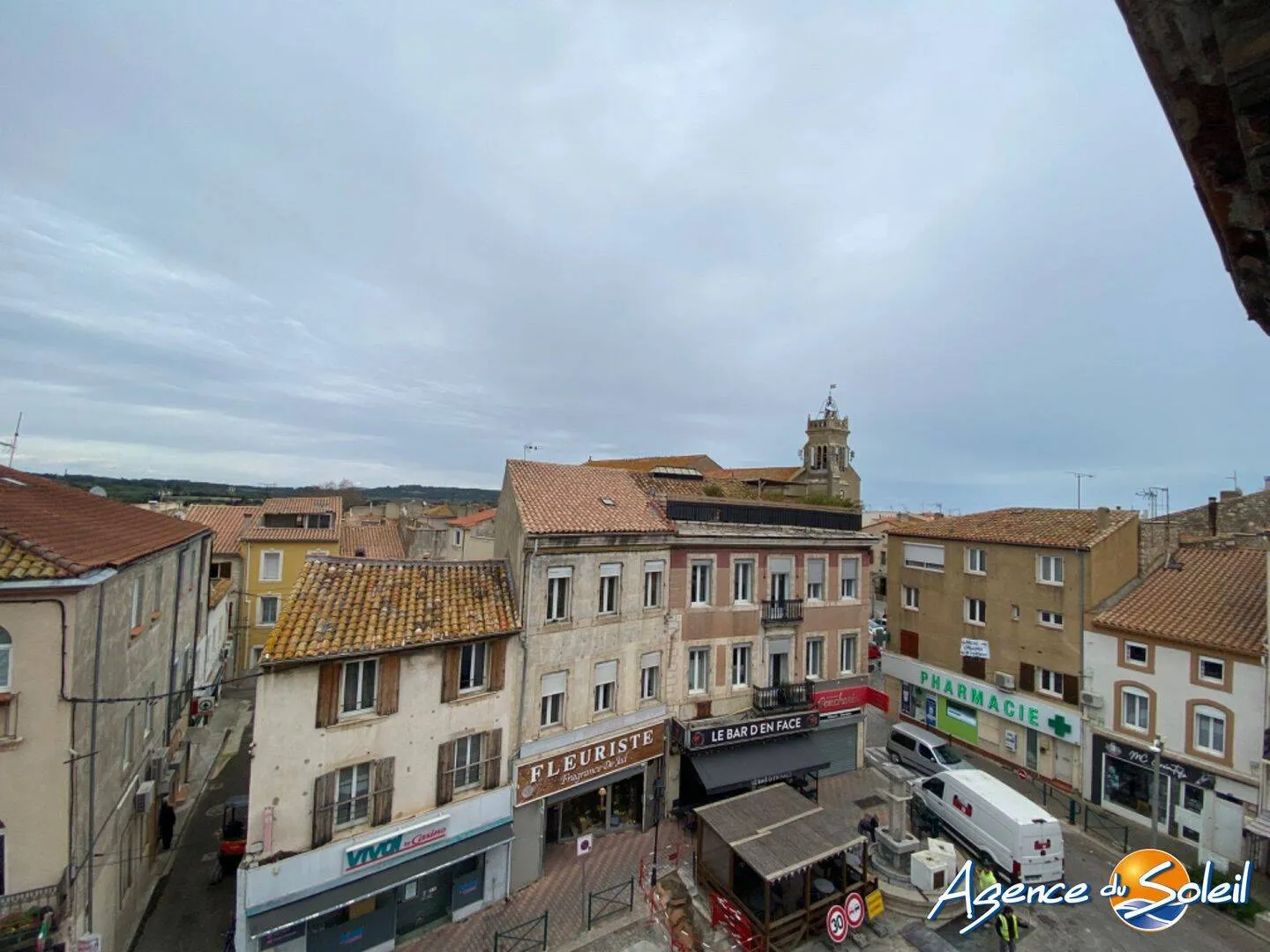 Immeuble 200 m² - Photo 1