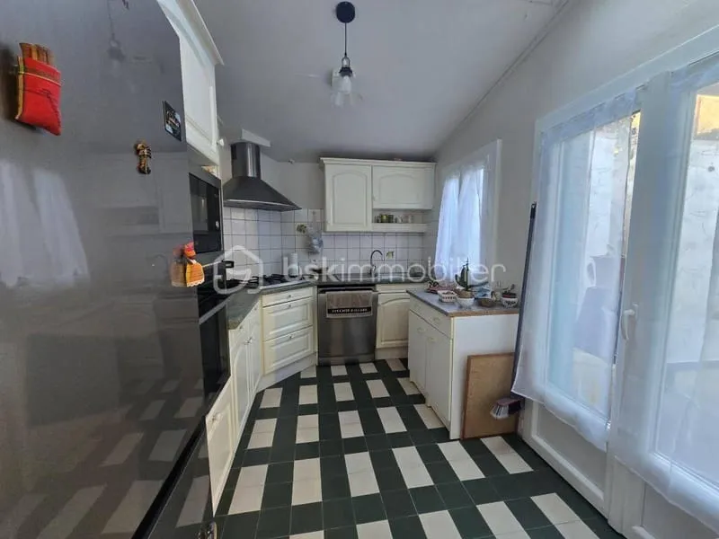 Immeuble 106 m² - Photo 1