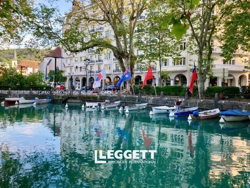 Immeuble 82 m² - Photo 1