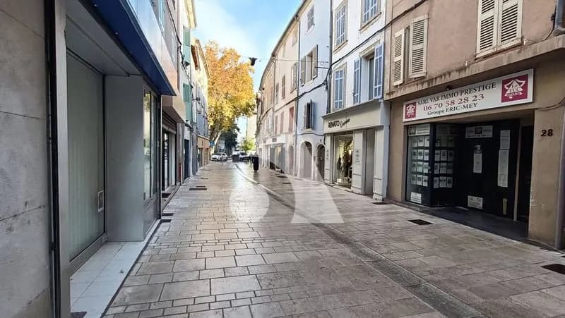 Immeuble de rapport 13 pièces 400 m² - Photo 1