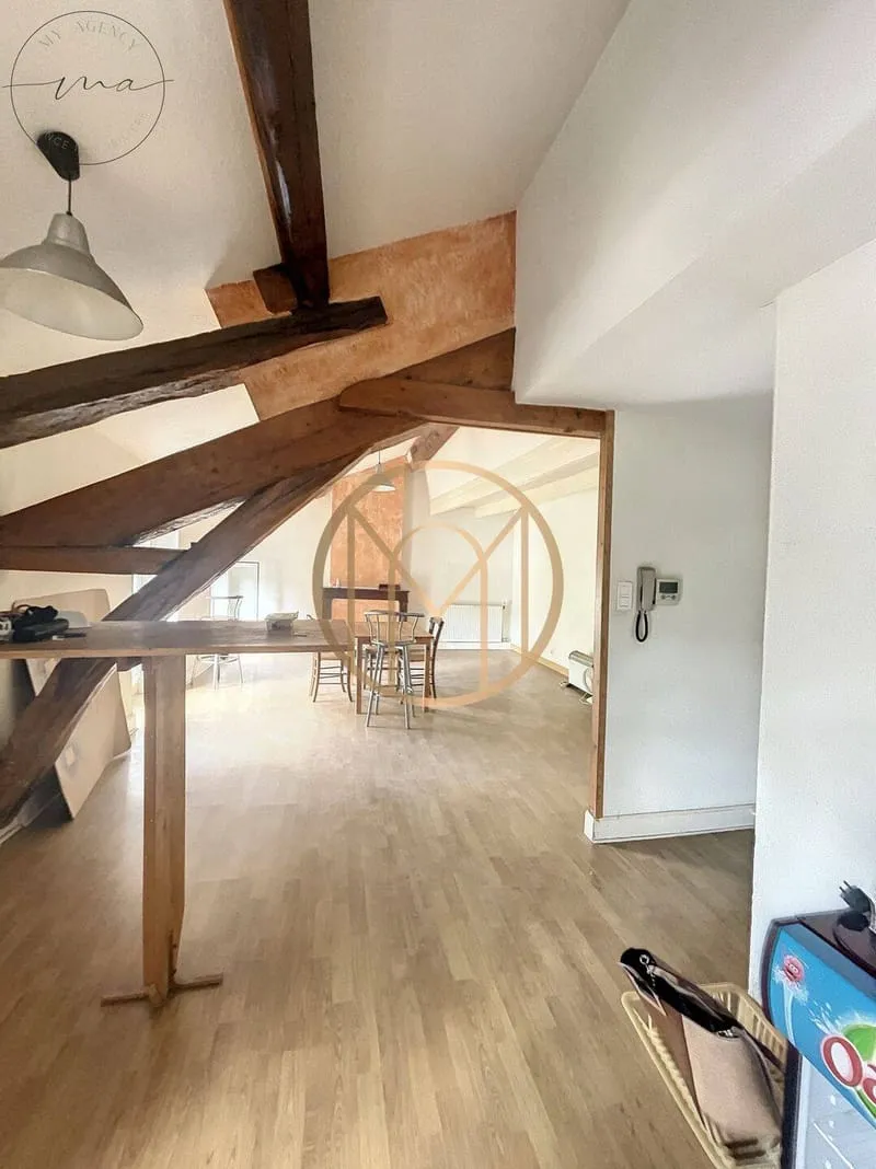 Immeuble 258 m² - Photo 1